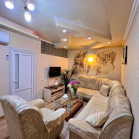 Apartment In The Centre Of Yerevan For Rent Eksteriør bilde